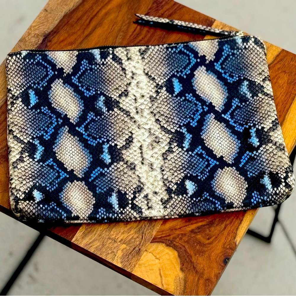 💯 Leather Snakeskin Clutch